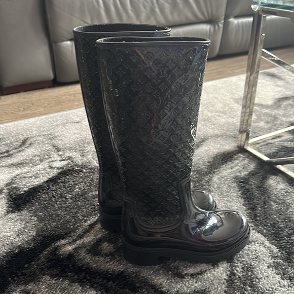 Louis Vuitton Rain Boots - Picture 2 of 6